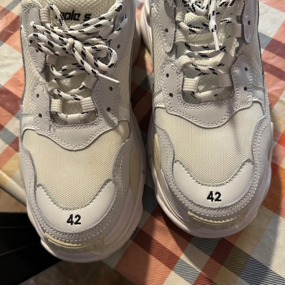 BALENCIAGA TRIPLE S SNEAKER WHITE SIZE US 8.5 - Picture 3 of 9